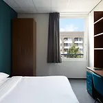 The Social Hub 3*