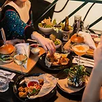 The Social Hub 3*