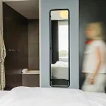 Hotel The Social Hub 3*