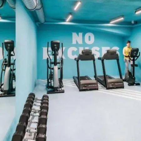 The Social Hub Отель 3*