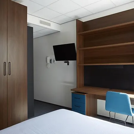 The Social Hub Отель