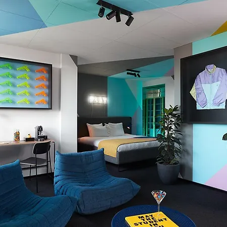 Hotel The Social Hub 3*