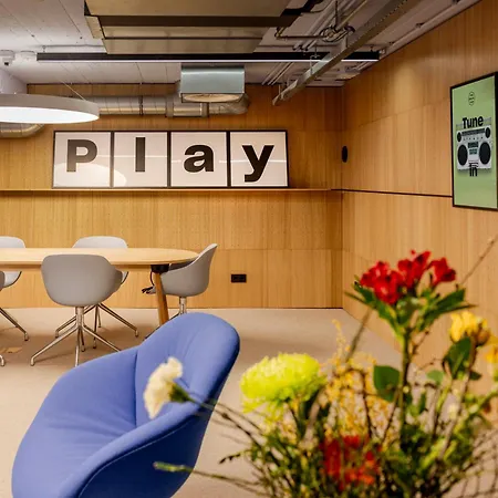 Отель The Social Hub 3*