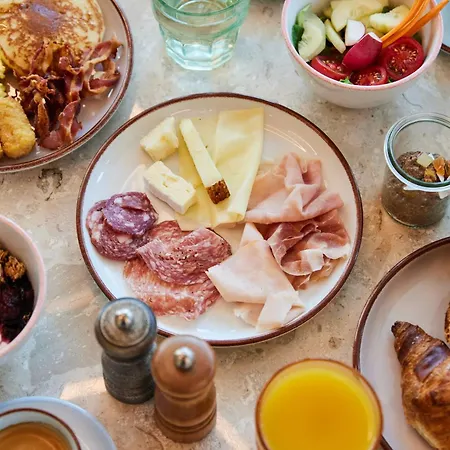 The Social Hub Отель