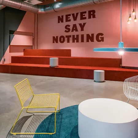 The Social Hub Отель 3*