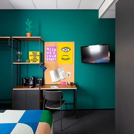 The Social Hub Отель 3*