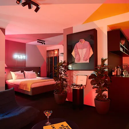 The Social Hub 3* Роттердам