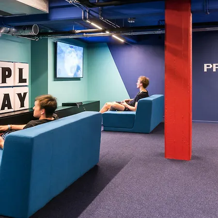 Отель The Social Hub Роттердам