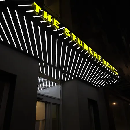 The Social Hub Отель