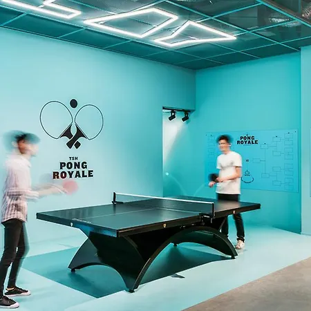 The Social Hub 3*