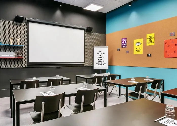 Hotel The Social Hub 3*